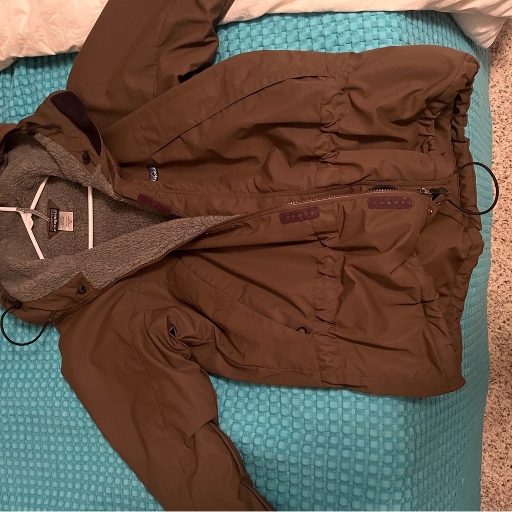 Patagonia Brown Jacket with Gray Fleece Lining